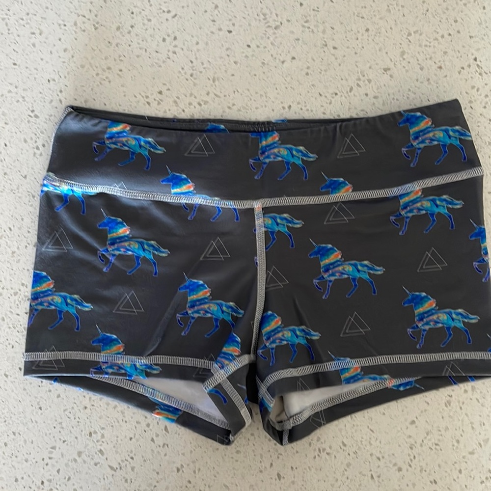 HTF Fleo shorts